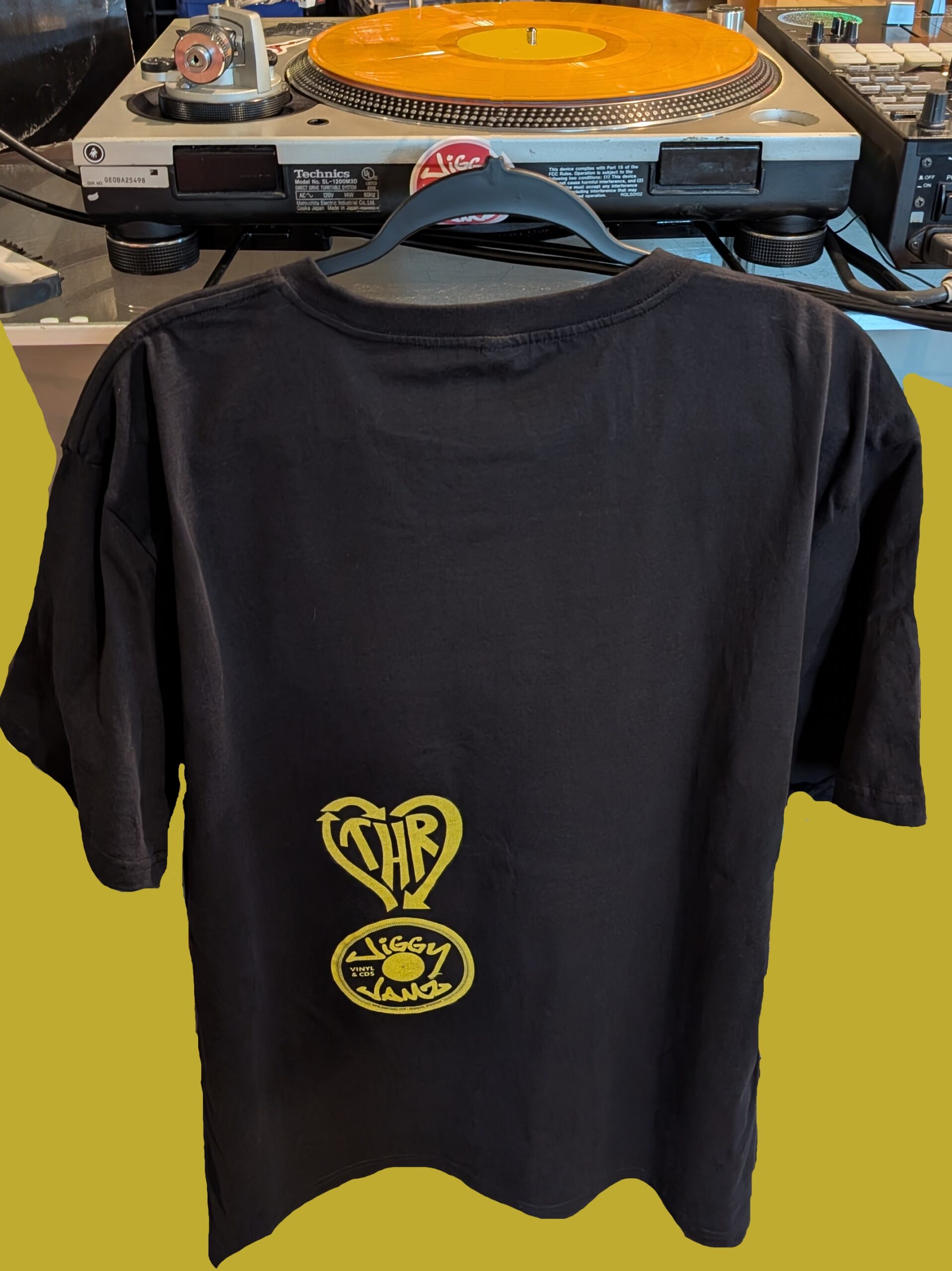 VINYL LOVE T-Shirt Black-Yellow THR x JiggyJamz 2026